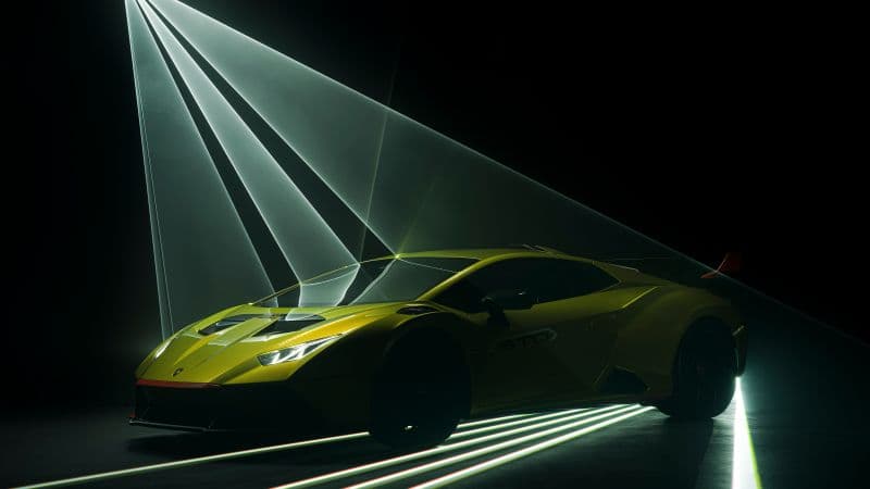Lamborghini Huracán STO Black background Wallpaper