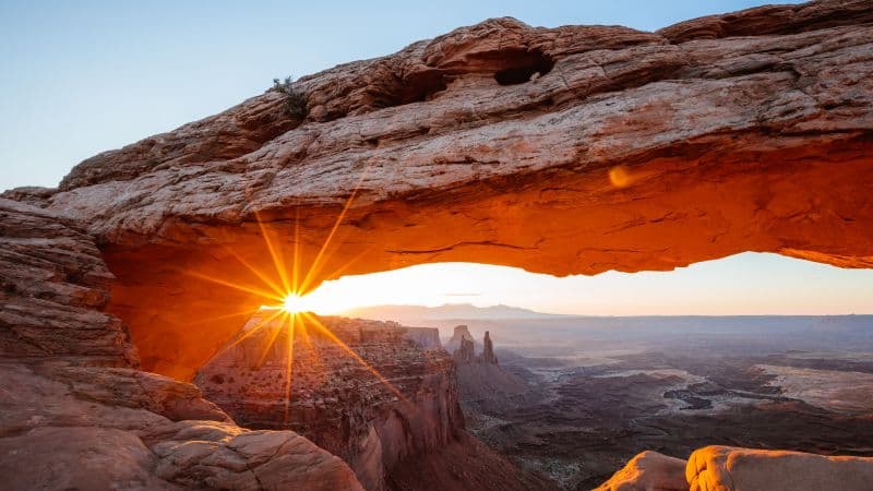 Mesa Arch Tourist attraction Wallpaper