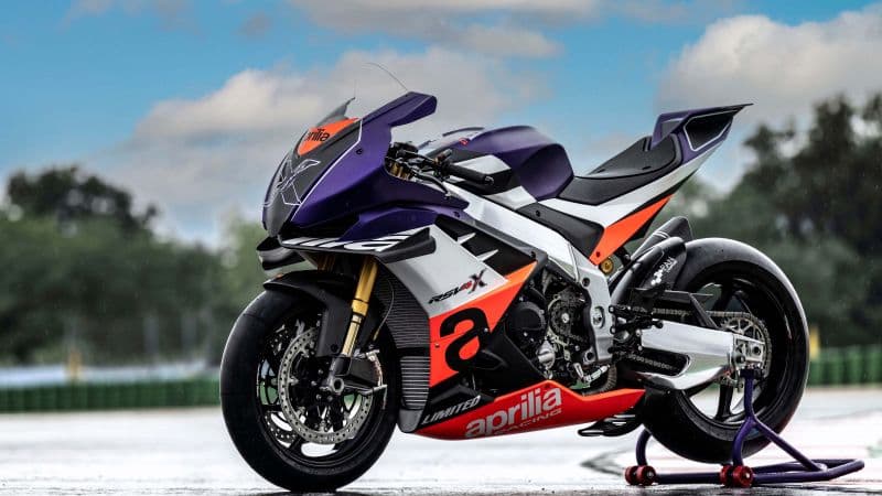 Aprilia RSV4 XTrenta Sports bikes Wallpaper