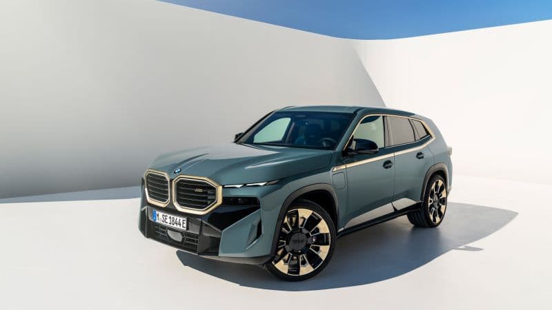 BMW XM Super SUV Wallpaper