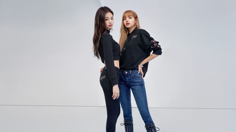 Lisa Jennie Wallpaper