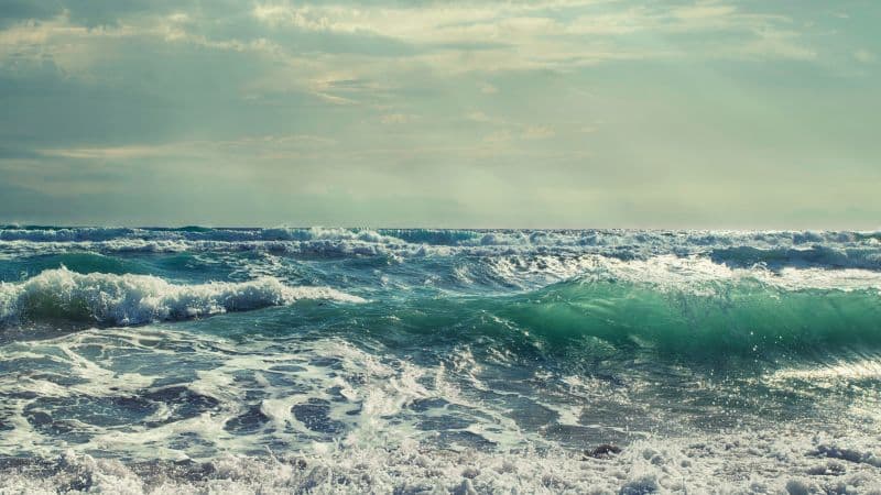 Seascape Waves Wallpaper