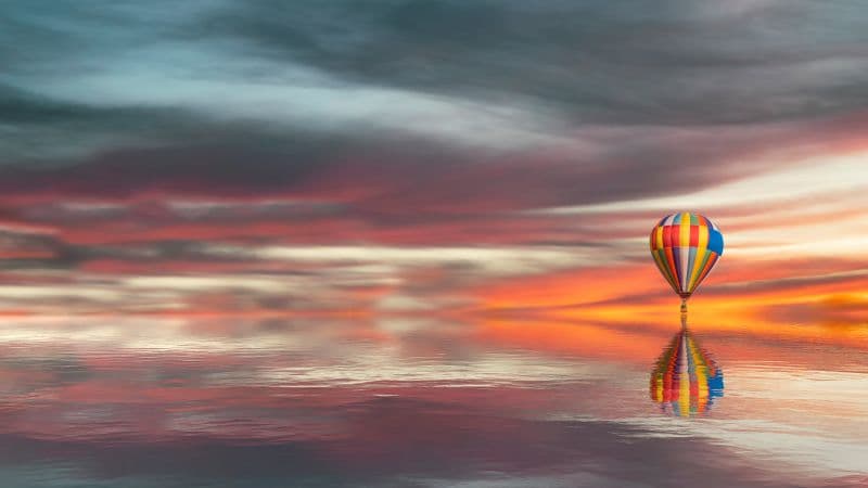 Hot air balloon Reflection Wallpaper
