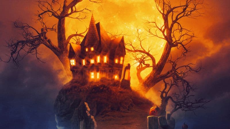 Scary house Halloween house Wallpaper