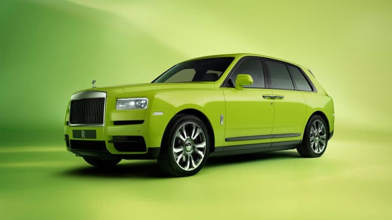 Rolls-Royce Cullinan Lime Green Wallpaper