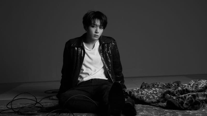 Jungkook Monochrome Wallpaper