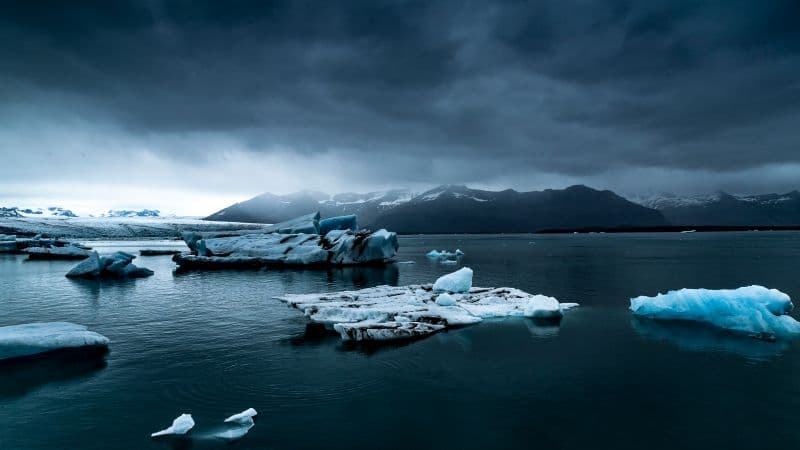 Glacial lake Frozen lake Wallpaper